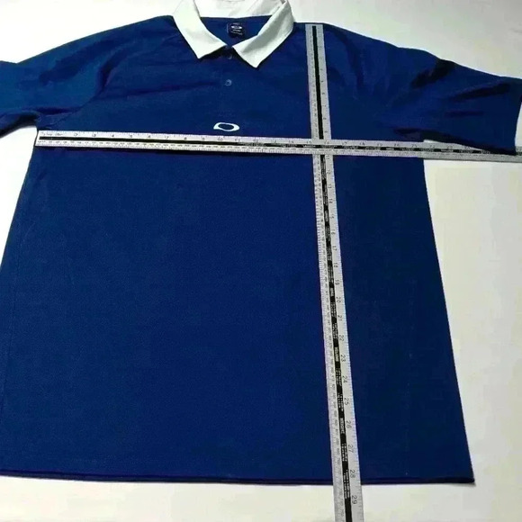 Oakley Short Sleeve polo. Men's size  L - Picture 5 of 6
